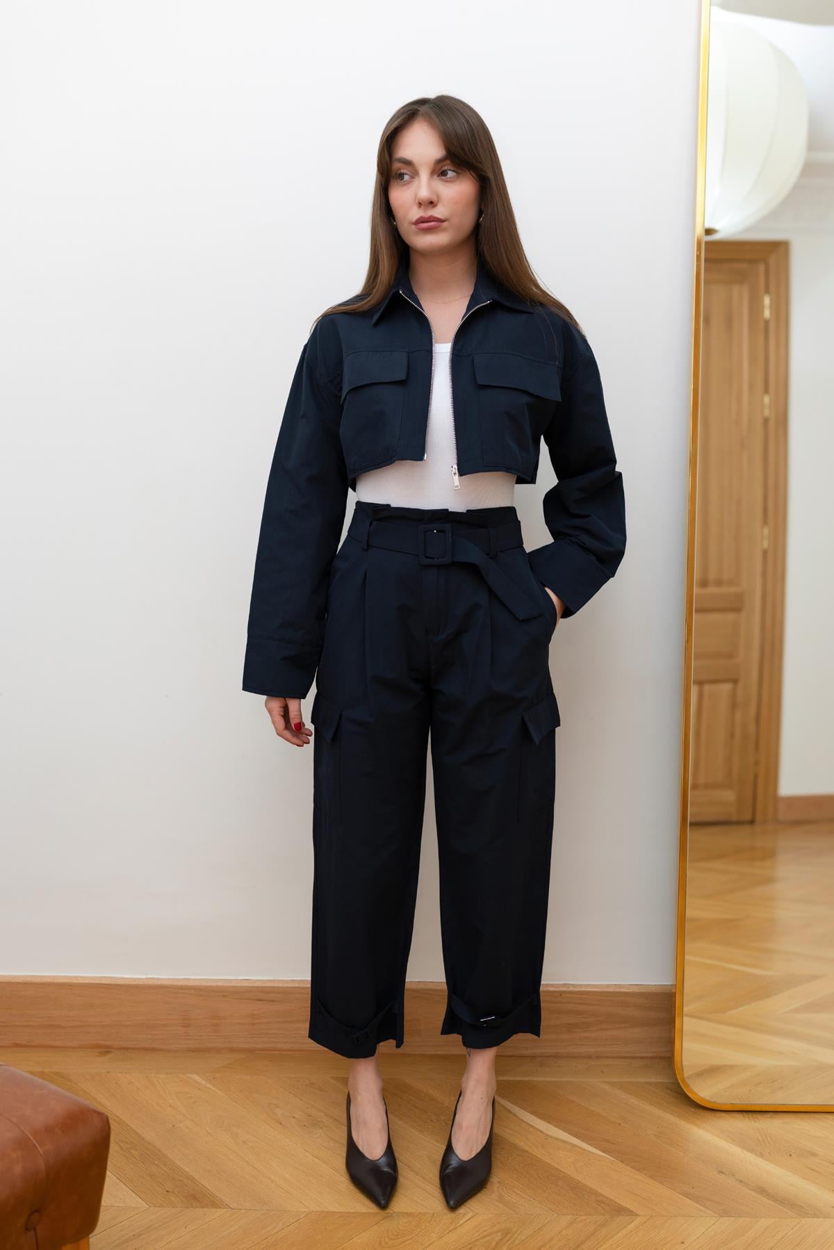 Lacivert Polo Yaka Fermuarlı Crop Ceket Ve Beli Kemerli Kargo Pantolon