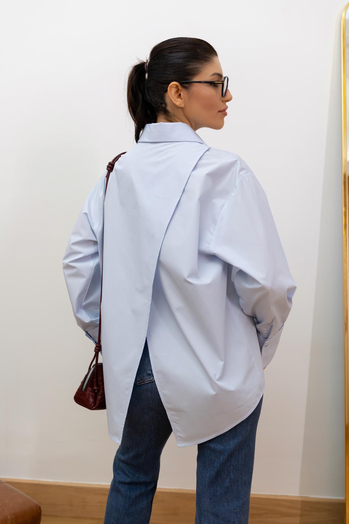 Mavi Sırt Dekolteli Oversize Gömlek