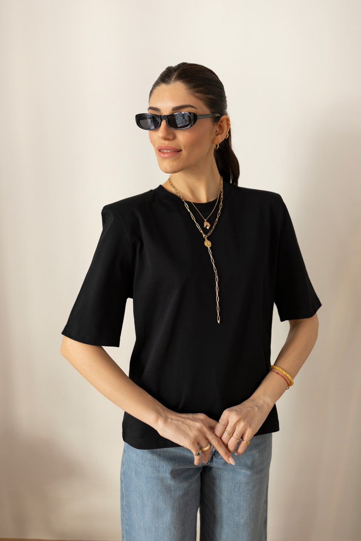 Siyah Bisiklet Yaka Vatkalı T-Shirt