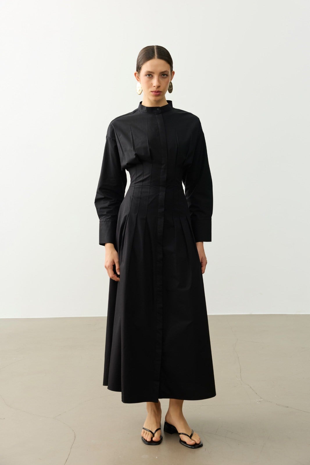 Siyah Hakim Yaka Pens Detaylı Gömlek Elbise