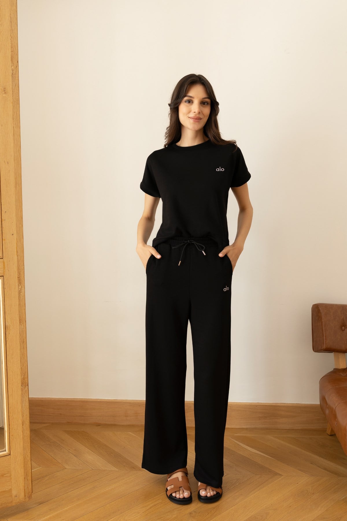 Siyah Logo Detaylı Kısa Kol T-Shirt Eşofman Takım