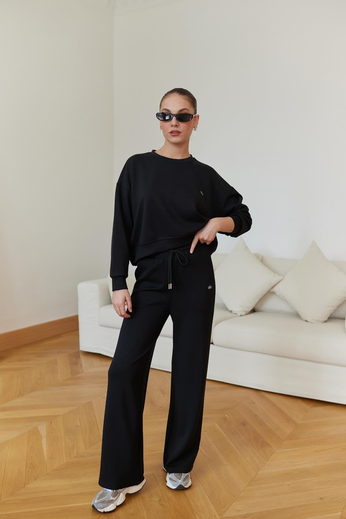 Siyah Yazı Baskılı Crop Sweat Pantolon Eşofman Takım