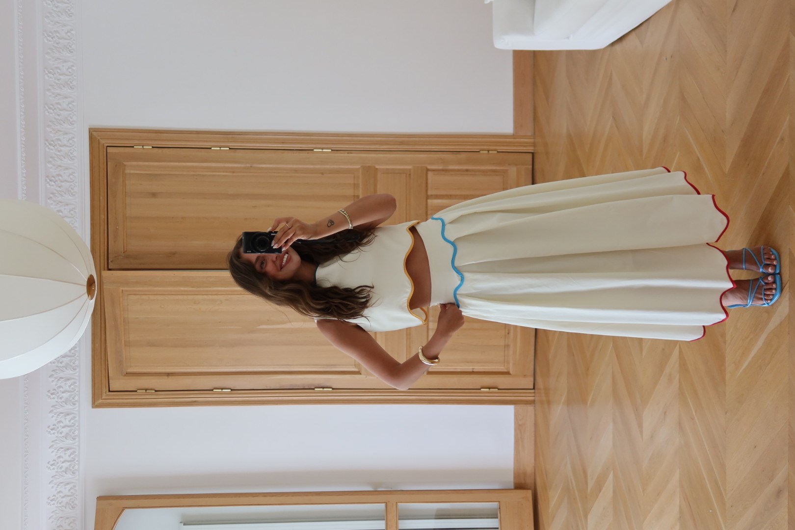 Taş Renkli Biye Detaylı Bluz Etek Takım