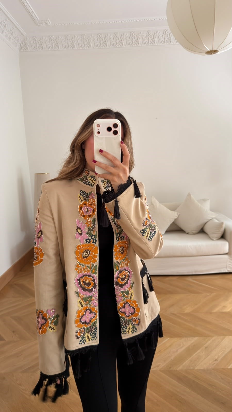 Taş Vatkalı Püskül Ve Nakış Boncuk Detaylı Ceket