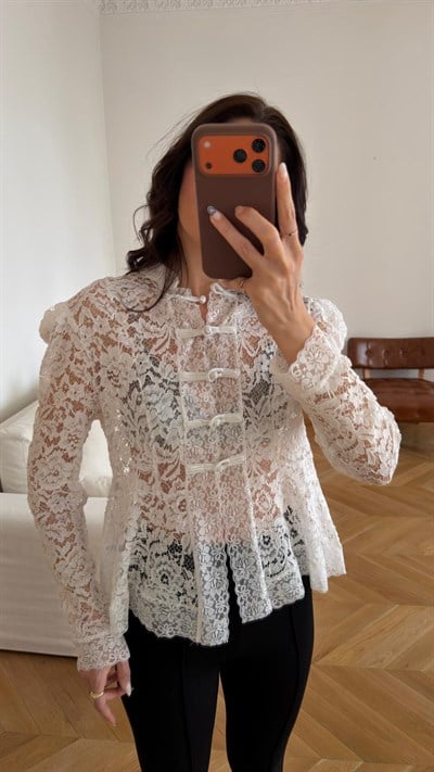 Beyaz Karpuz Kol Çin Düğme Detaylı Dantel Gömlek