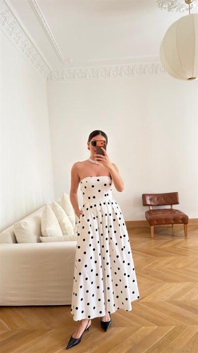 Beyaz Puantiyeli Straplez Volanlı Elbise