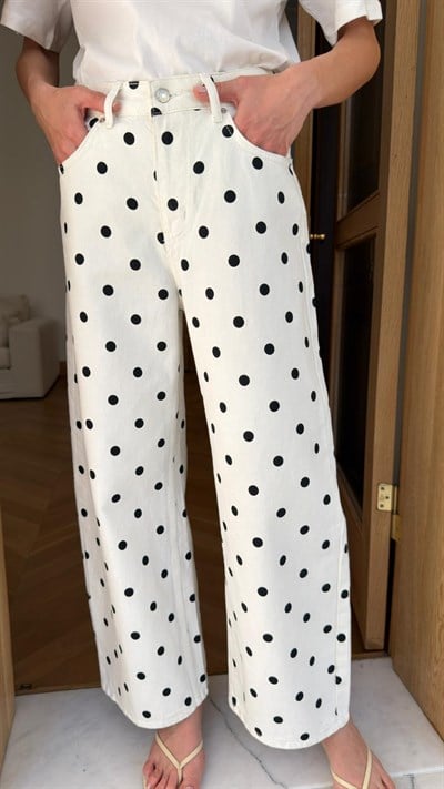 Beyaz-Siyah Yüksek Bel Puantiyeli Baggy Jean Pantolon