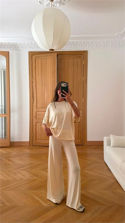 Krem Yarasa Kol T-Shirt Pantolon Takım