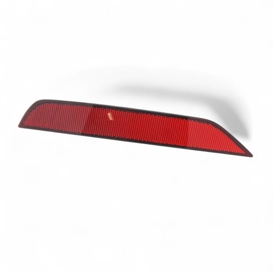 Audi Q2 Arka Tampon Reflektörü Sol 2017-2022 81A945105