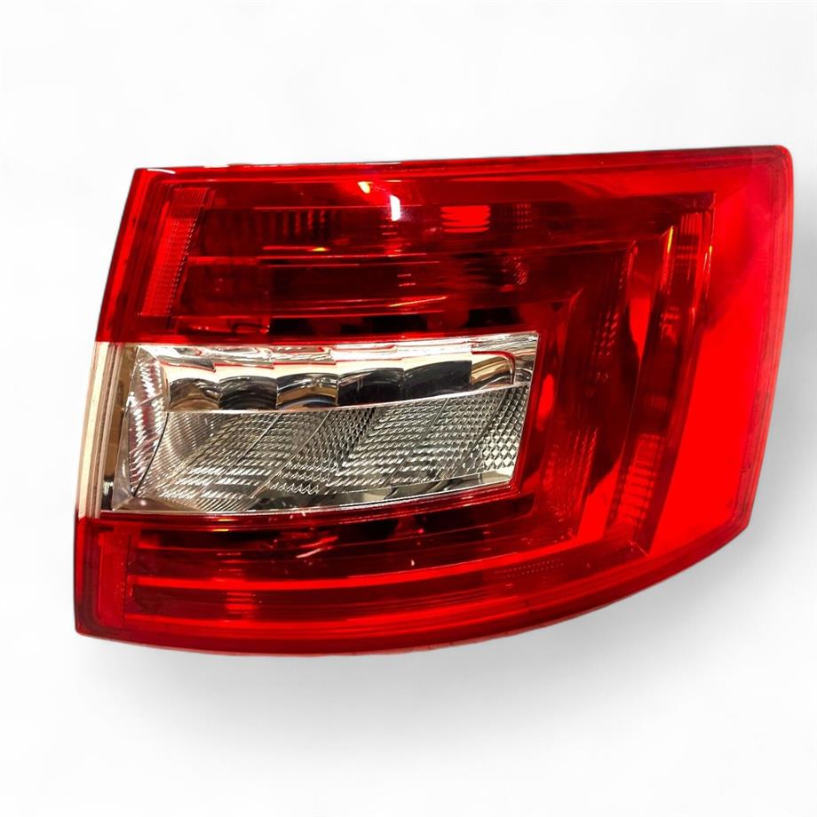 Skoda Octavia Sağ Stop Lambası Ledsiz 2013-2017 5E5945112
