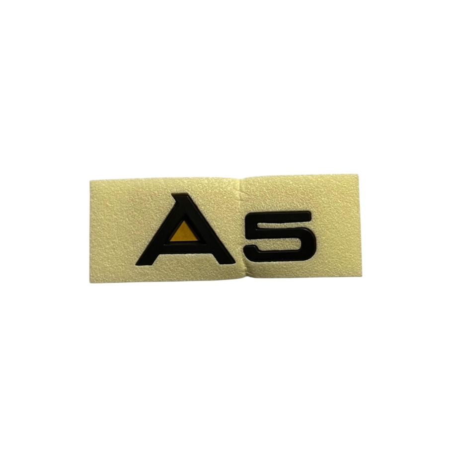 Audi A5 Yazı Siyah 34mm-96mm Yapıştırma