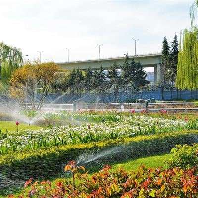 Desenli beton silindir saksı 10,5x14 cm, mavi-altın fırça dokulu
