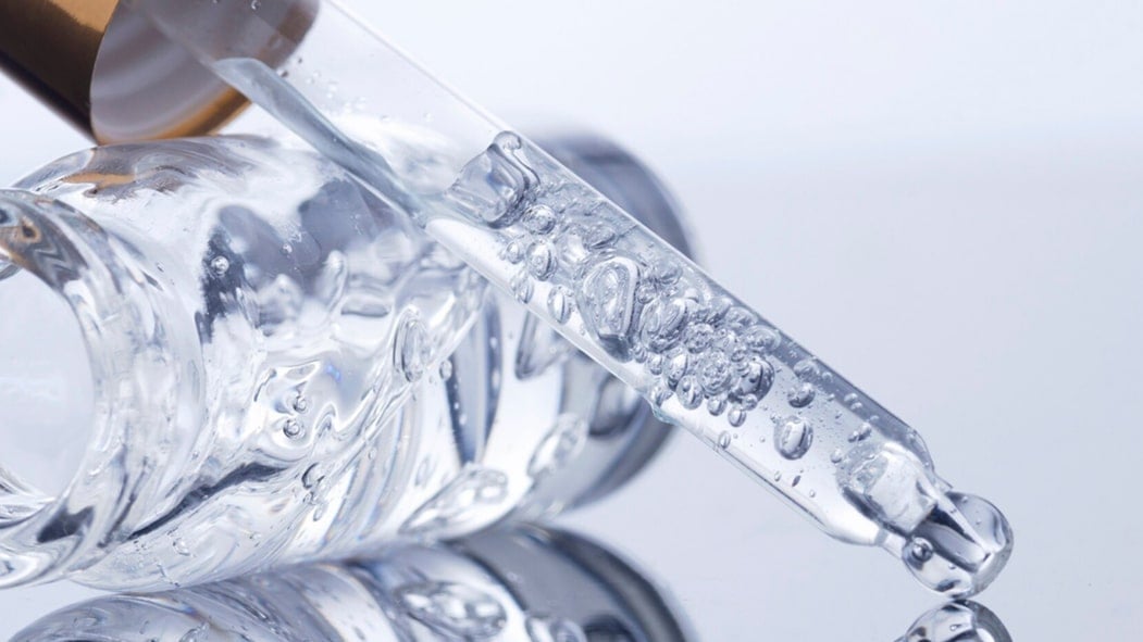 Hyaluronik Asit Serum: Nemlendiren Güç