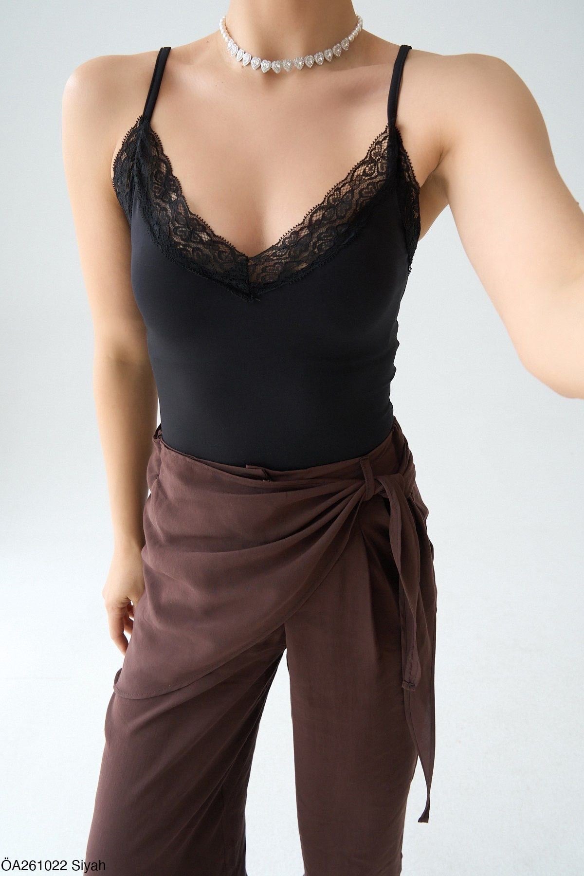 Dantel Detaylı Altı Çıtçıtlı Polyamid Bodysuit Siyah