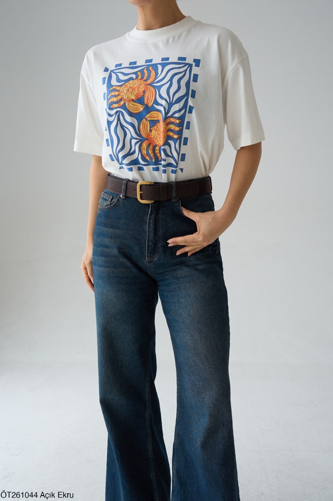 Kadın %100 Pamuk Oversize Bisiklet Yaka Beyaz T-Shirt ekru