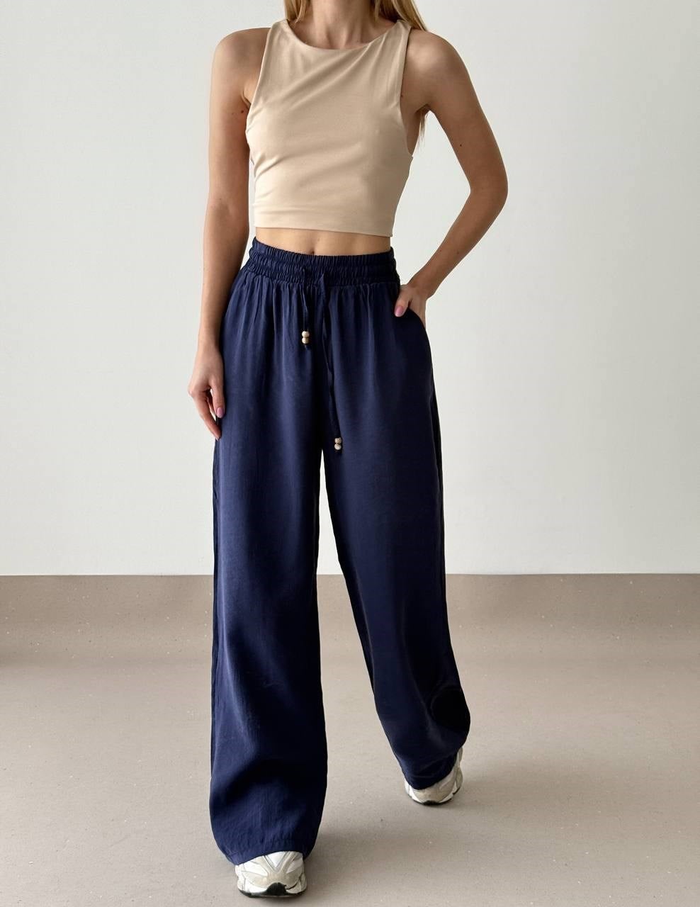 Lacivert Elastik Belli İpi Tahta Boncuk Detaylı Pantolon