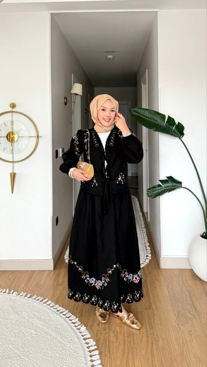Nakış İşleme Detaylı Tunik Etek Takım Siyah