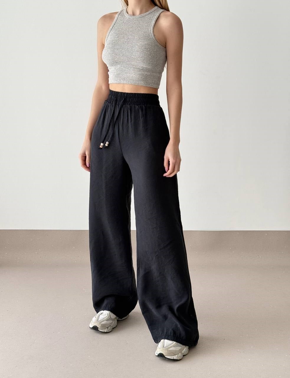 Siyah Elastik Belli İpi Tahta Boncuk Detaylı Pantolon