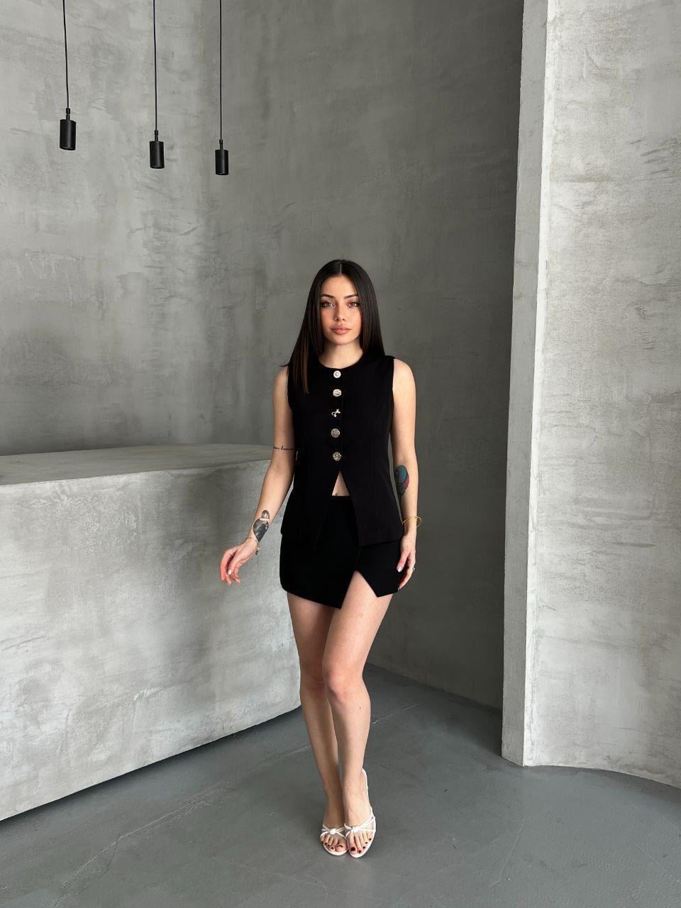 Siyah Önü V Kesim Gold Düğmeli Yelek