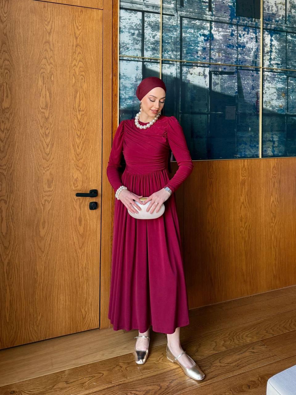 Bordo Göğüs Dekolteli Elbise