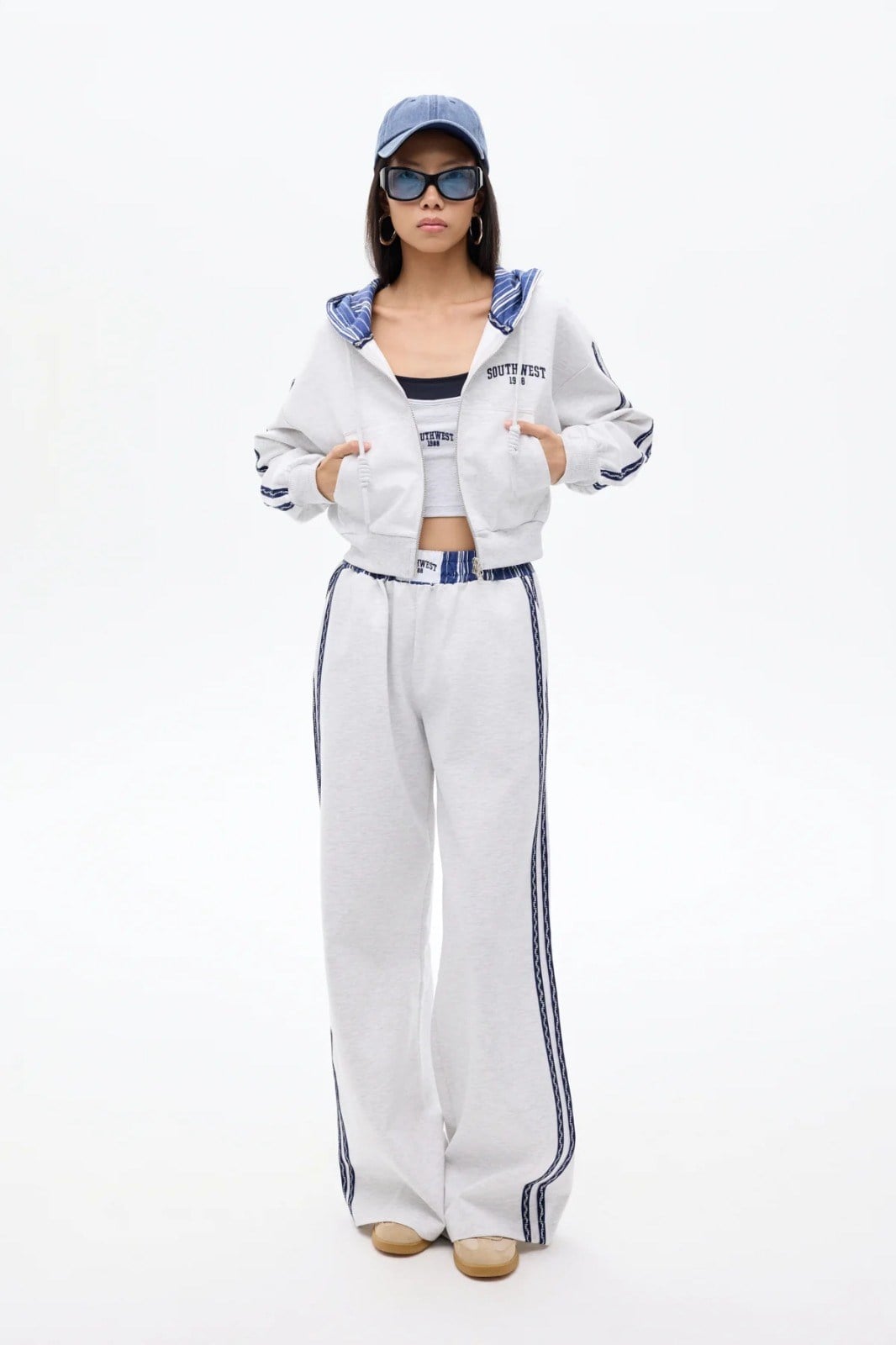 Desenli Şerit Detaylı Beli Lastikli Bol Paça Pantolon Karmelanj