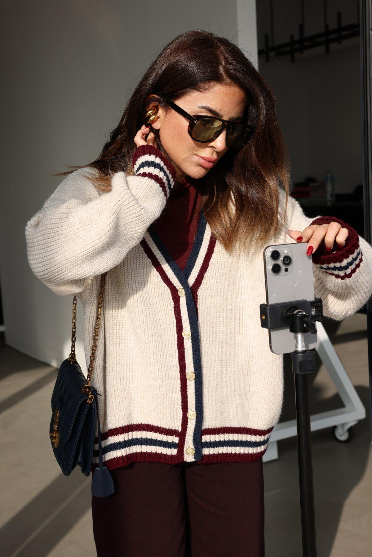 Düğmeli Kolej Hırka Ekru