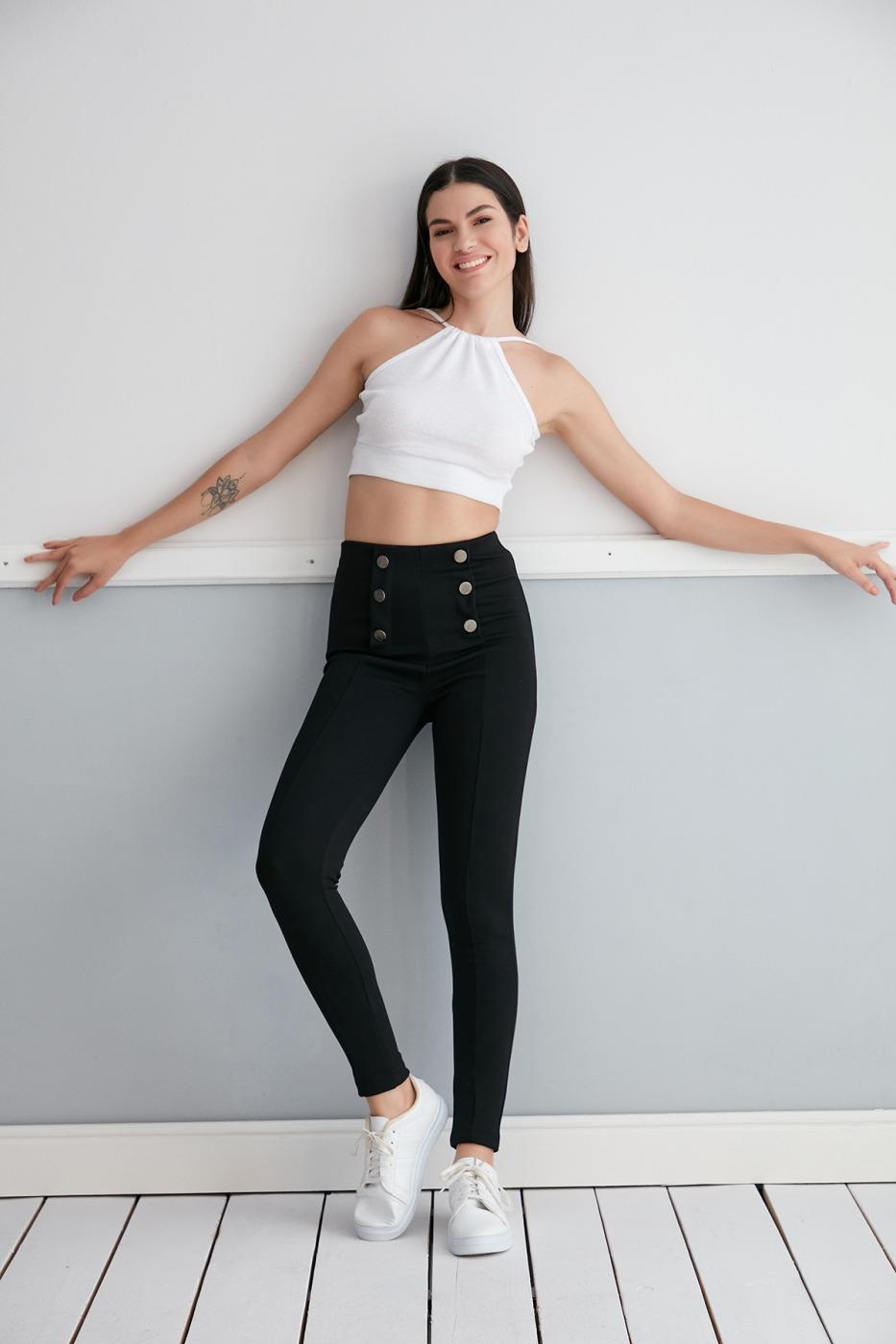 Düğmeli Siyah Tayt