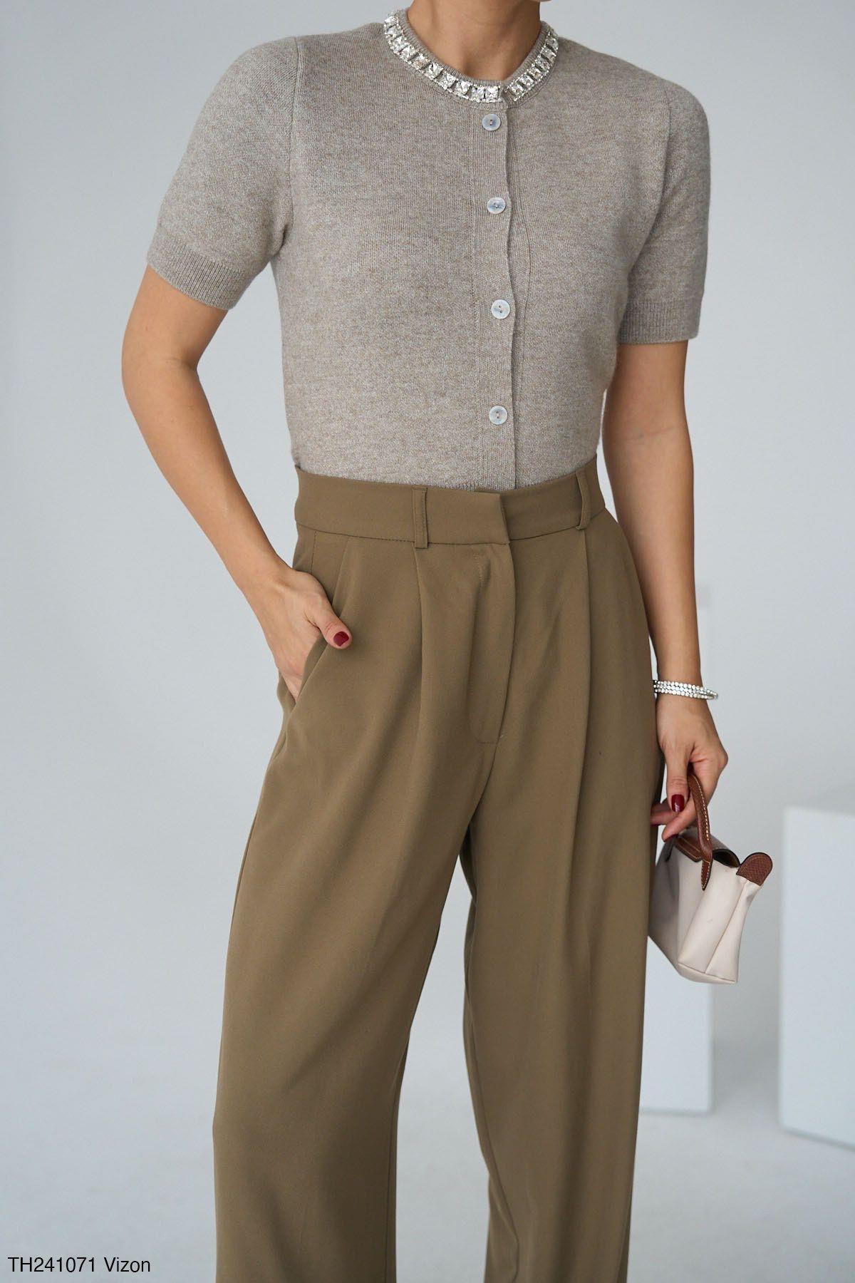 DÜĞMELİ TAŞLI KISA KOLLU TRİKO HIRKA Bej