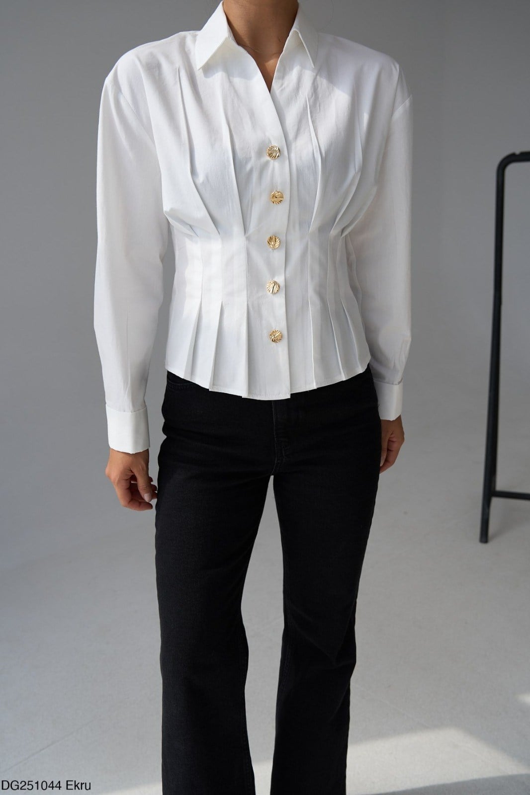 Gold Düğmeli Pileli Gömlek