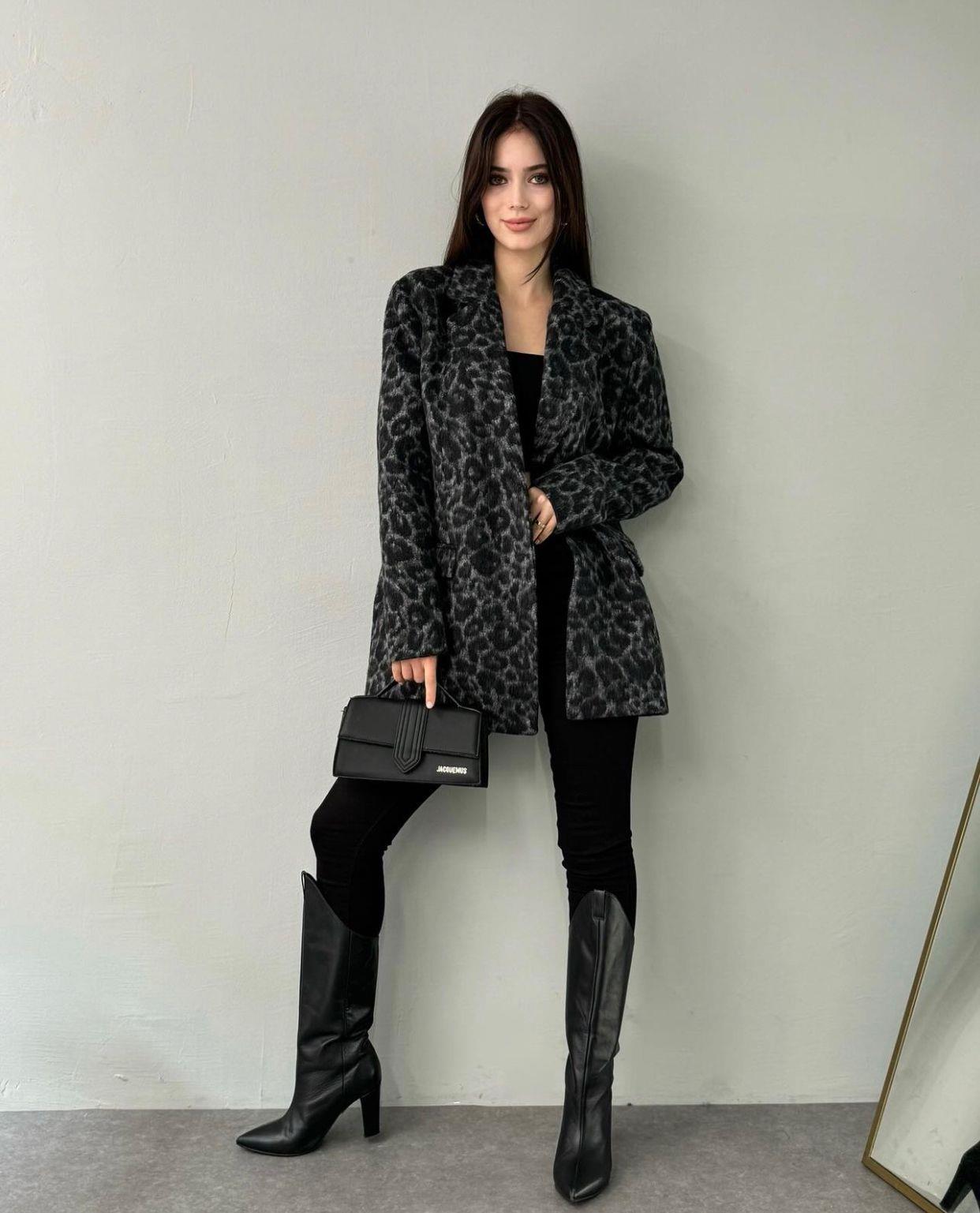 Leopar Desenli Kaşe Ceket