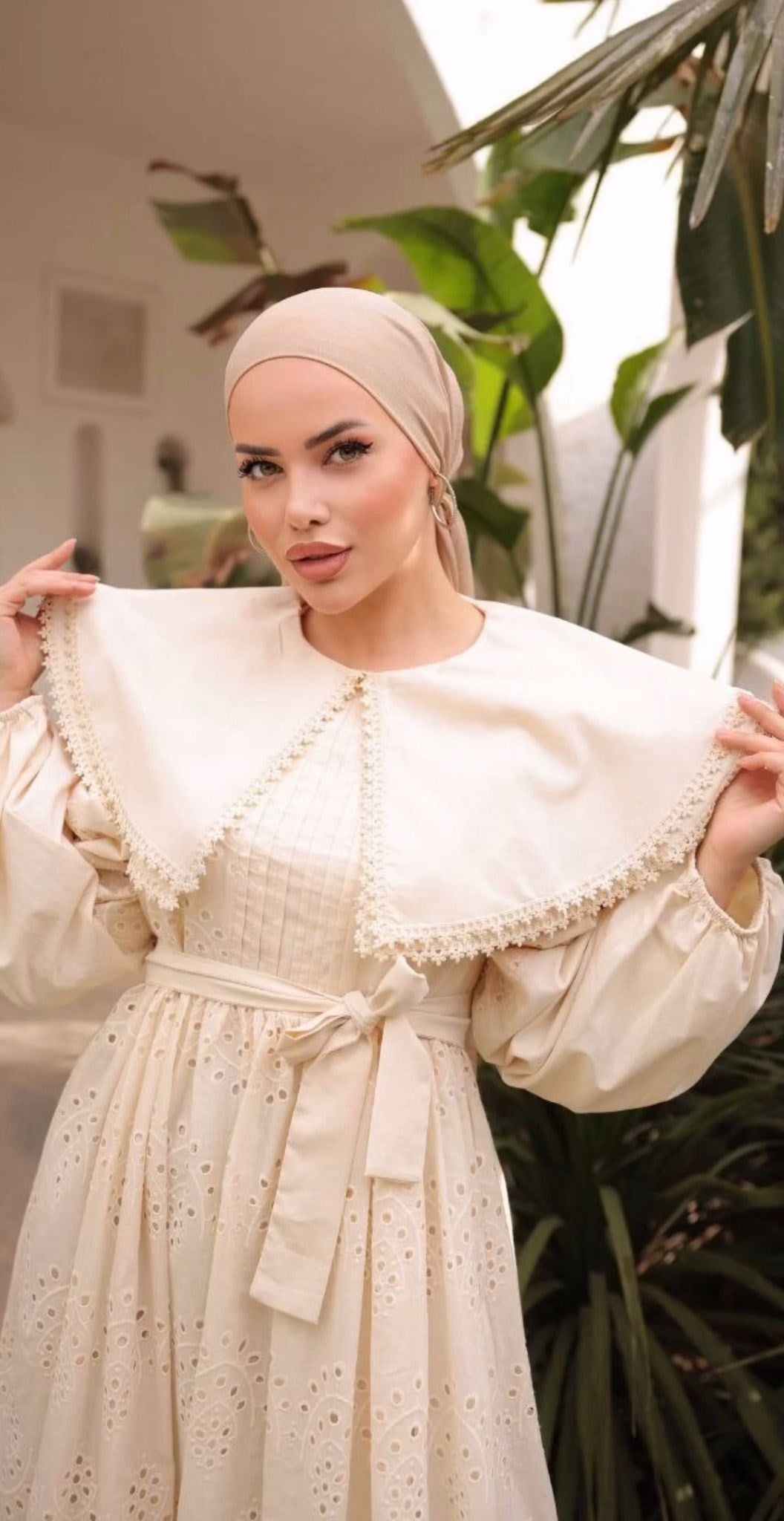 PELERİN YAKA ASTARLI KEMERLİ %100 PAMUK FİSTO ELBİSE EKRU