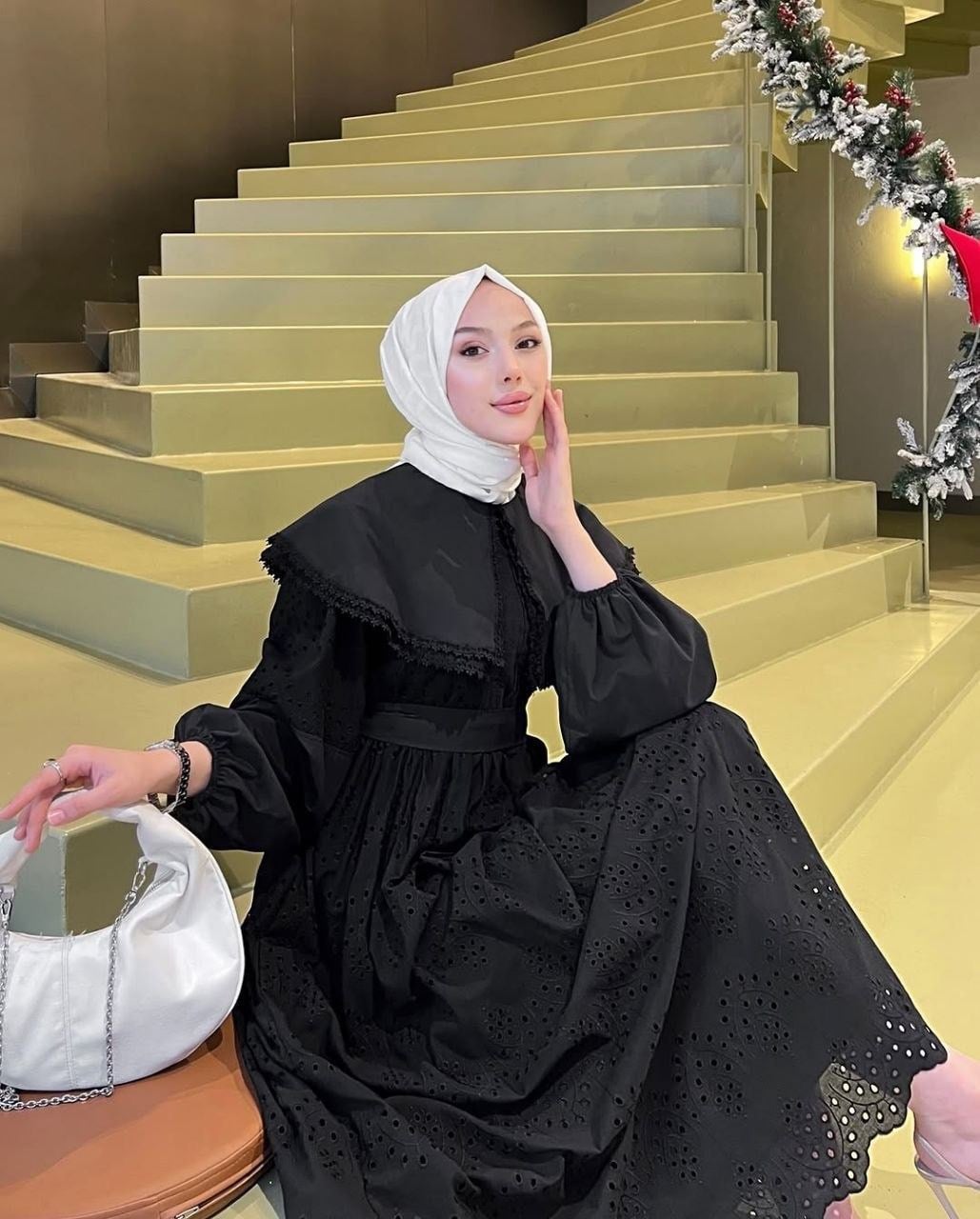 PELERİN YAKA ASTARLI KEMERLİ %100 PAMUK FİSTO ELBİSE Siyah