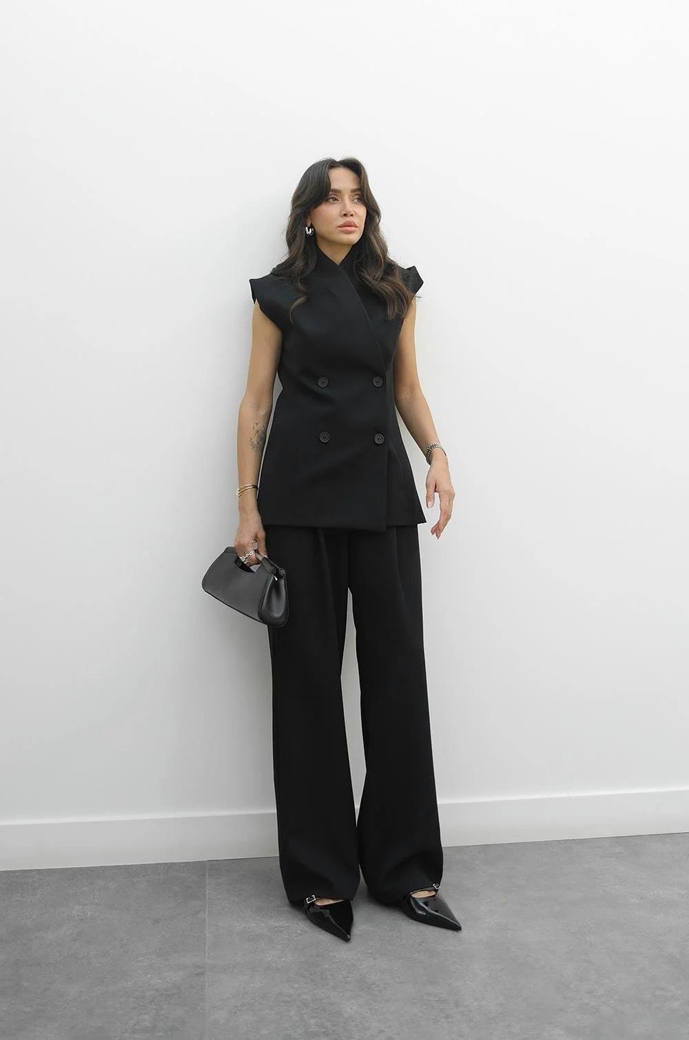Siyah Dik Yaka Yelek Pantolon Takım