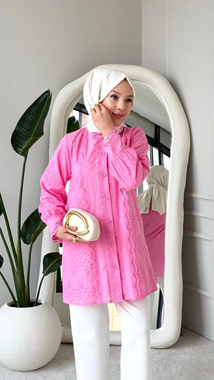 Yakası Ve Kolu Dantelli Top Düğmeli Astarlı Gömlek -Pembe