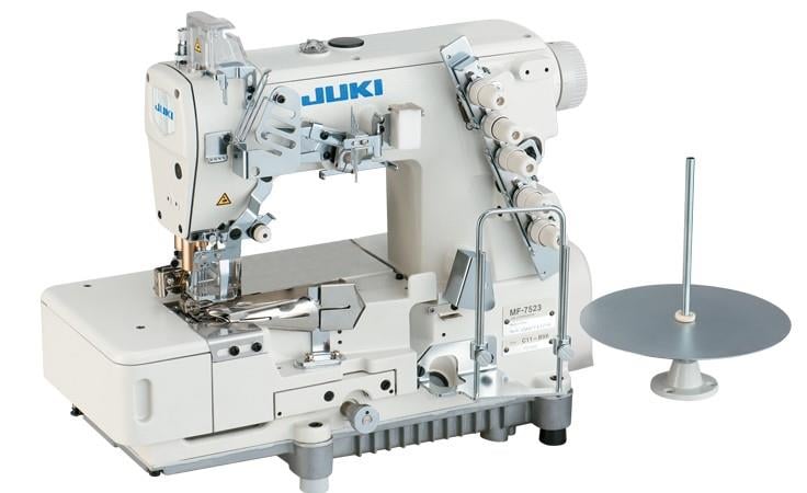 Juki 7523 Düz Yataklı, Üç İğneli, Karyokalı Bant-biye Reçme Makinası