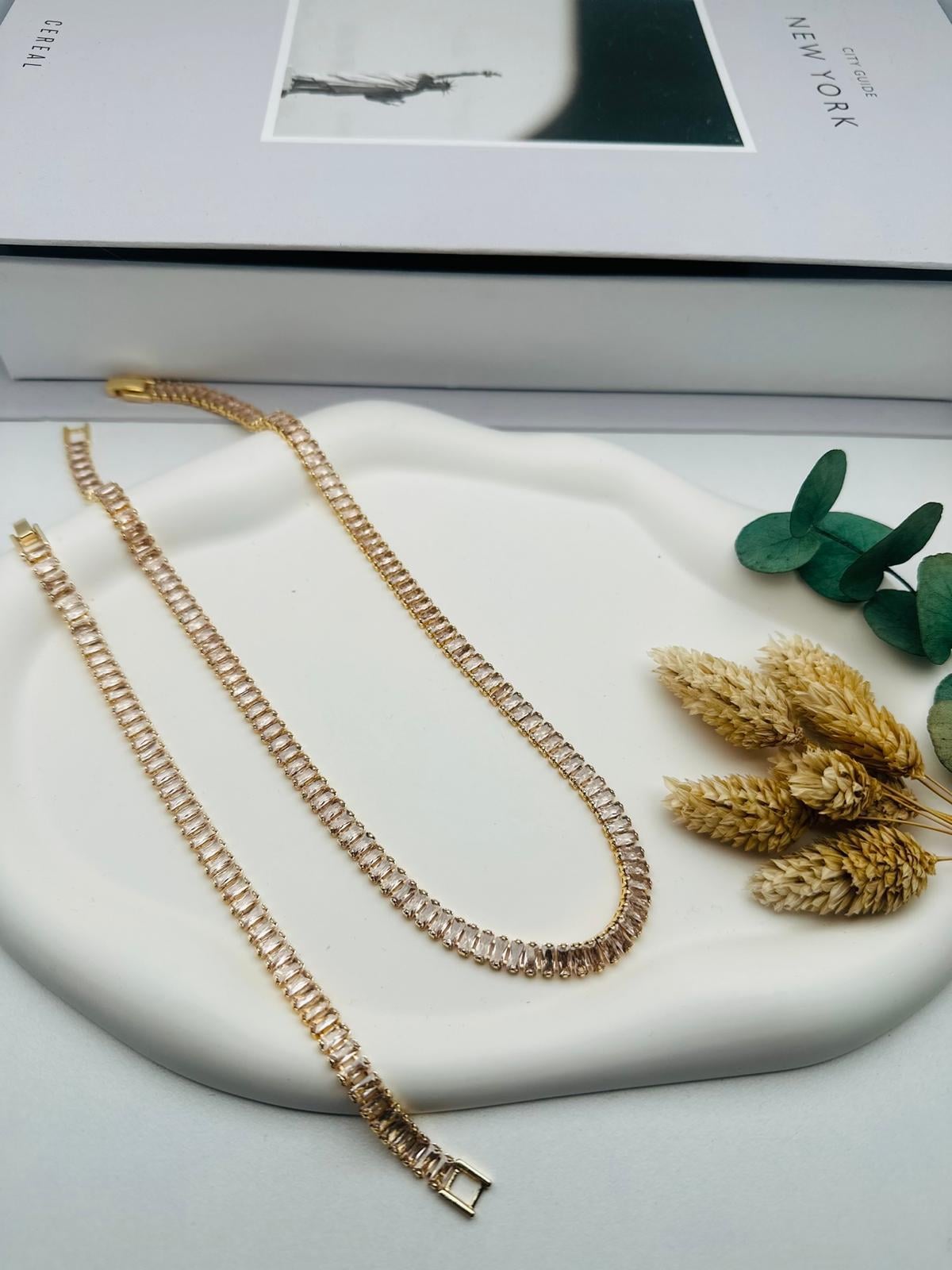 0106236 Beyaz Baget Taşlı Zirkon Kolye ve Bileklik  (Gold) 