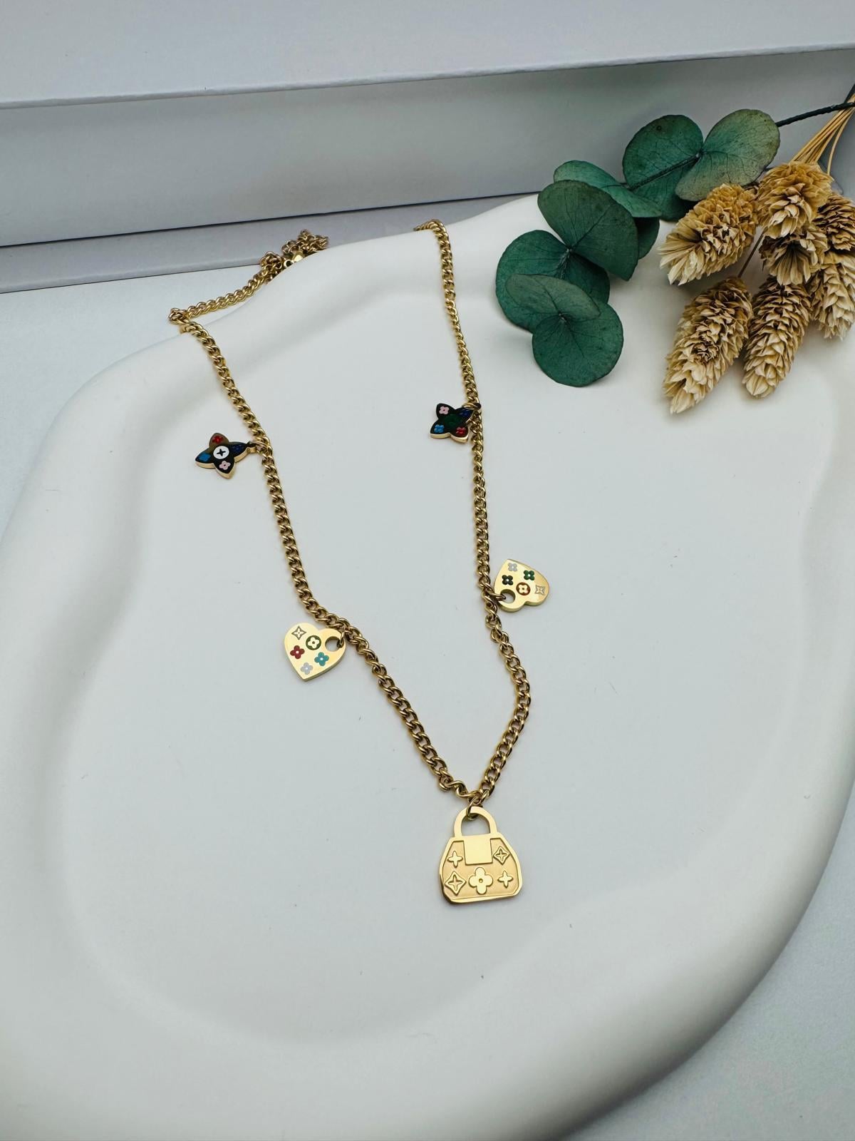 Kalpli  Detaylı Çelik Kolye (Gold) 010666
