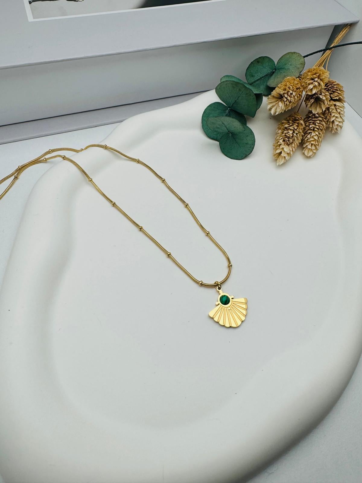 Yeşil Taş Detaylı Çelik Kolye (Gold) 010661