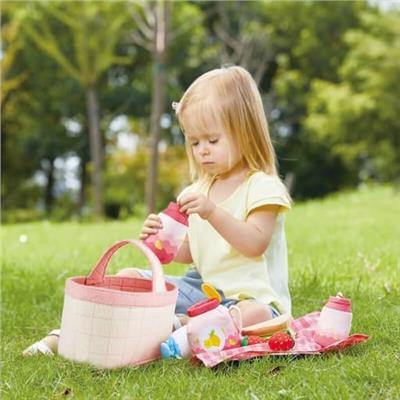 Hape Toddler Oyuncak Piknik Seti ve Kovası
