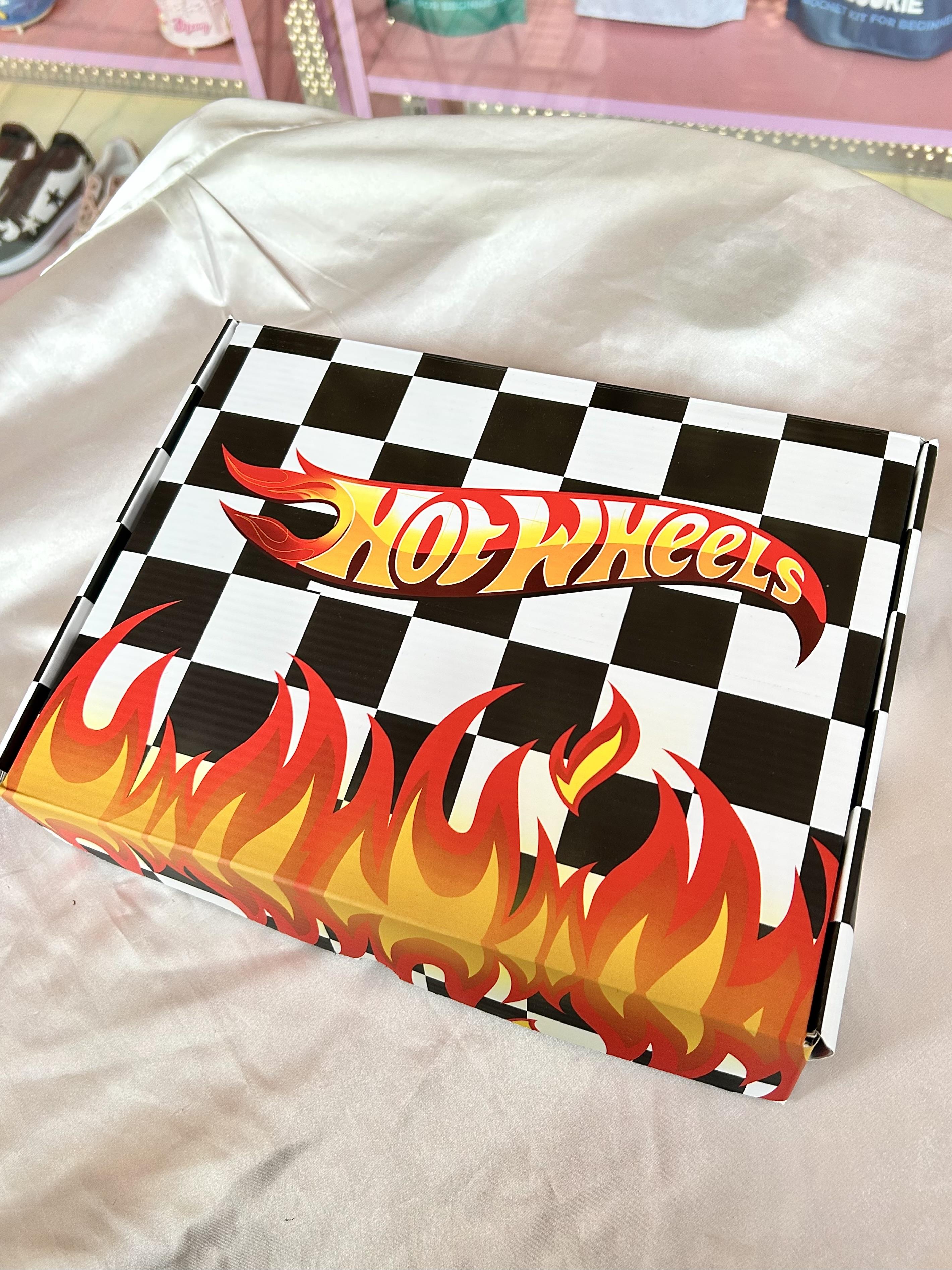 Hotwheels Sürpriz Kutu
