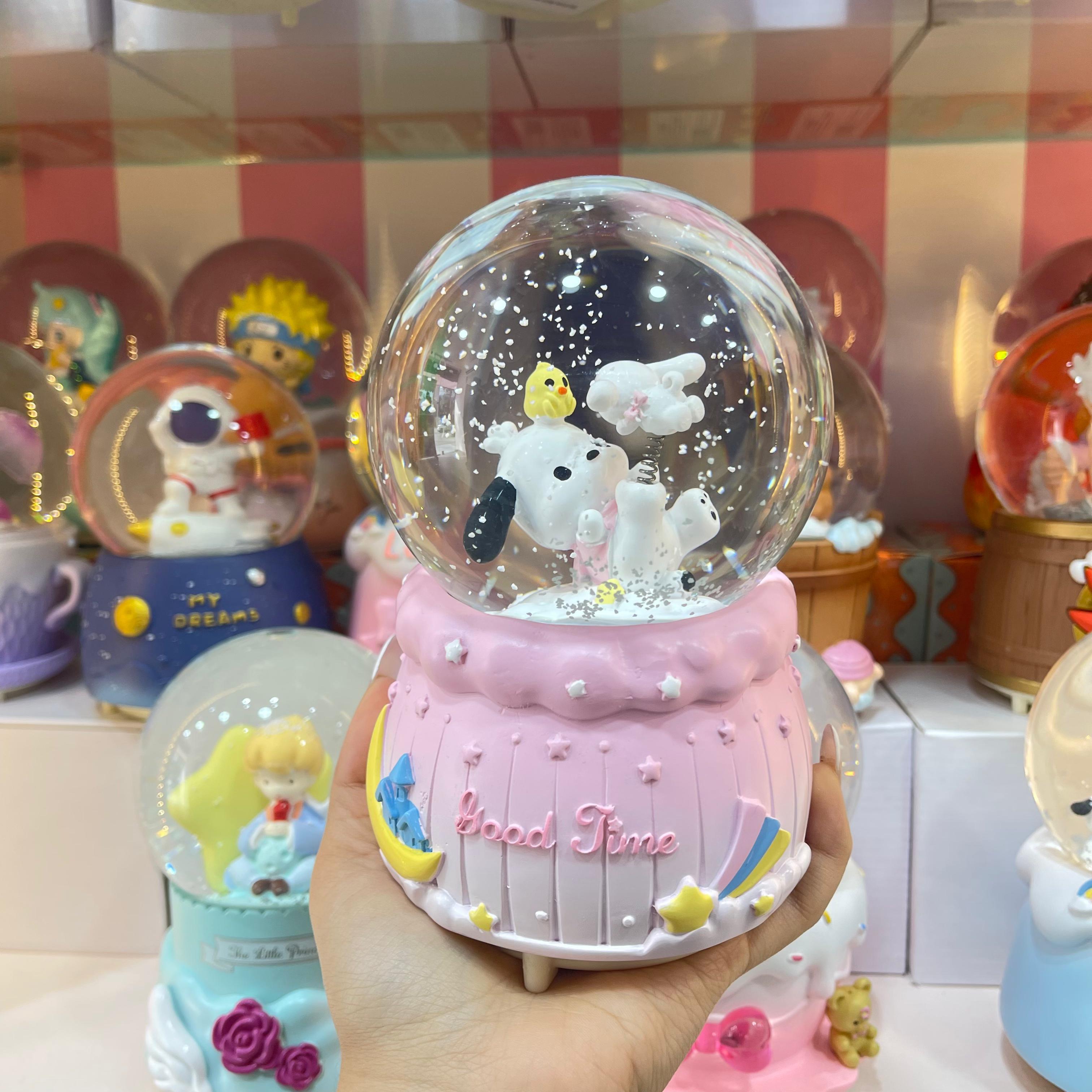Pochacco Pembe Kar Küresi 