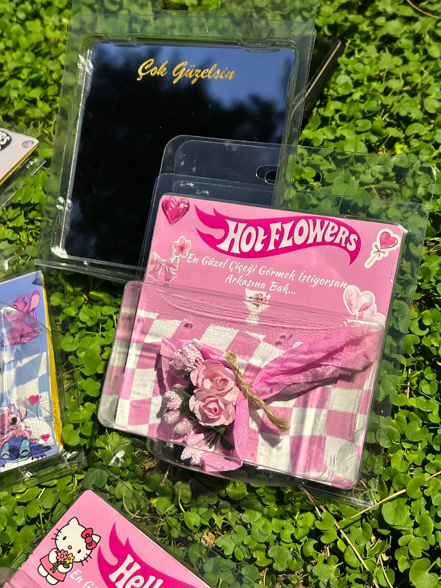 Pembe Kartlıklı Aynalı Hotflowers