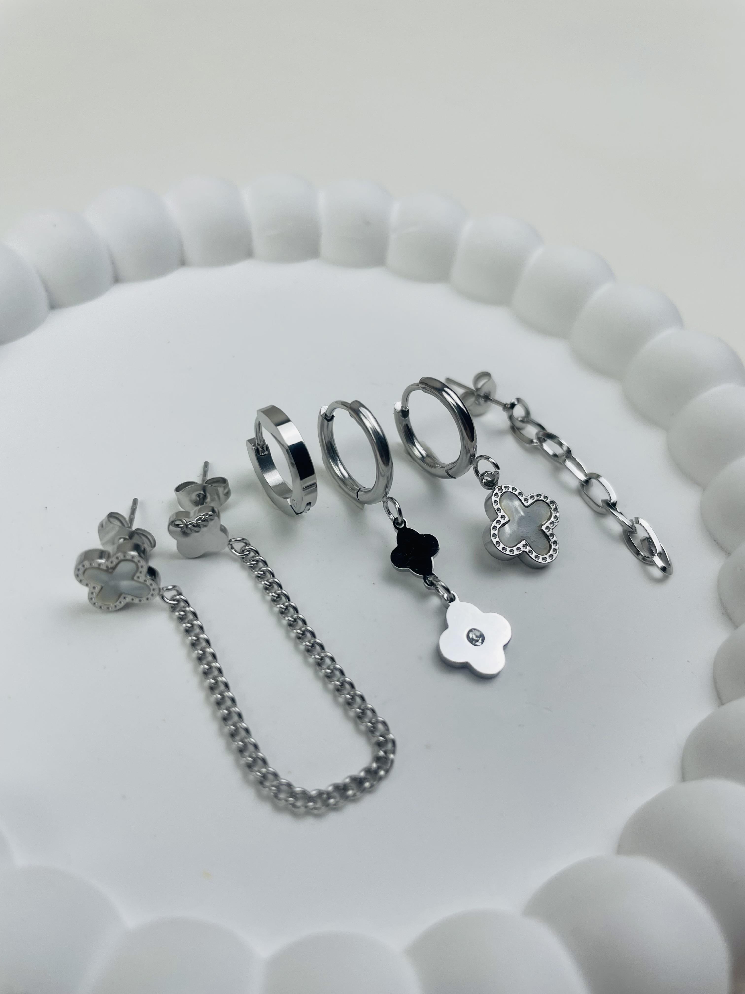 Tüm sezonun trend kolyeleri ve uzun süre kullanabileceğiniz kolyelerimiz sizlerle