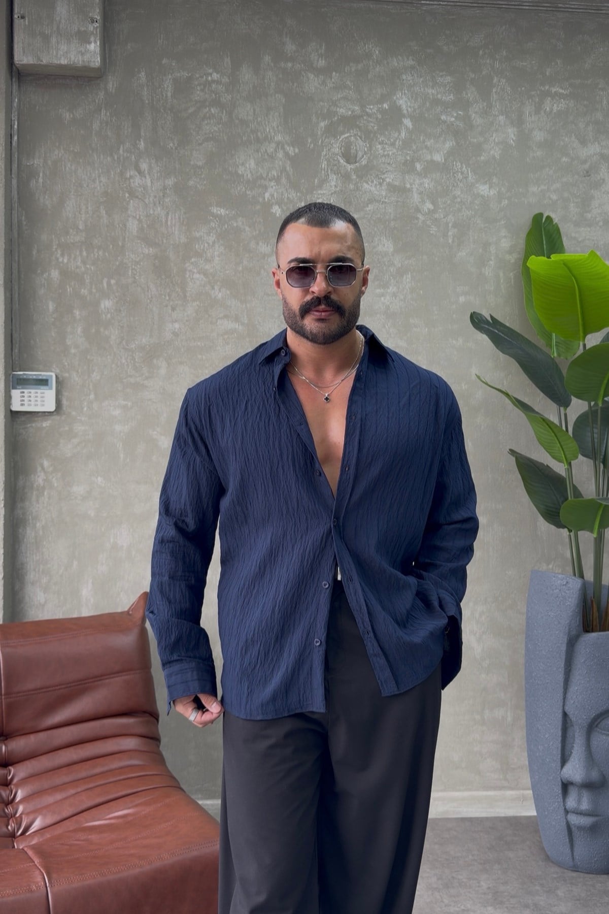 ARMUR KENDİNDEN ÇİZGİLİ GÖMLEK LACİVERT