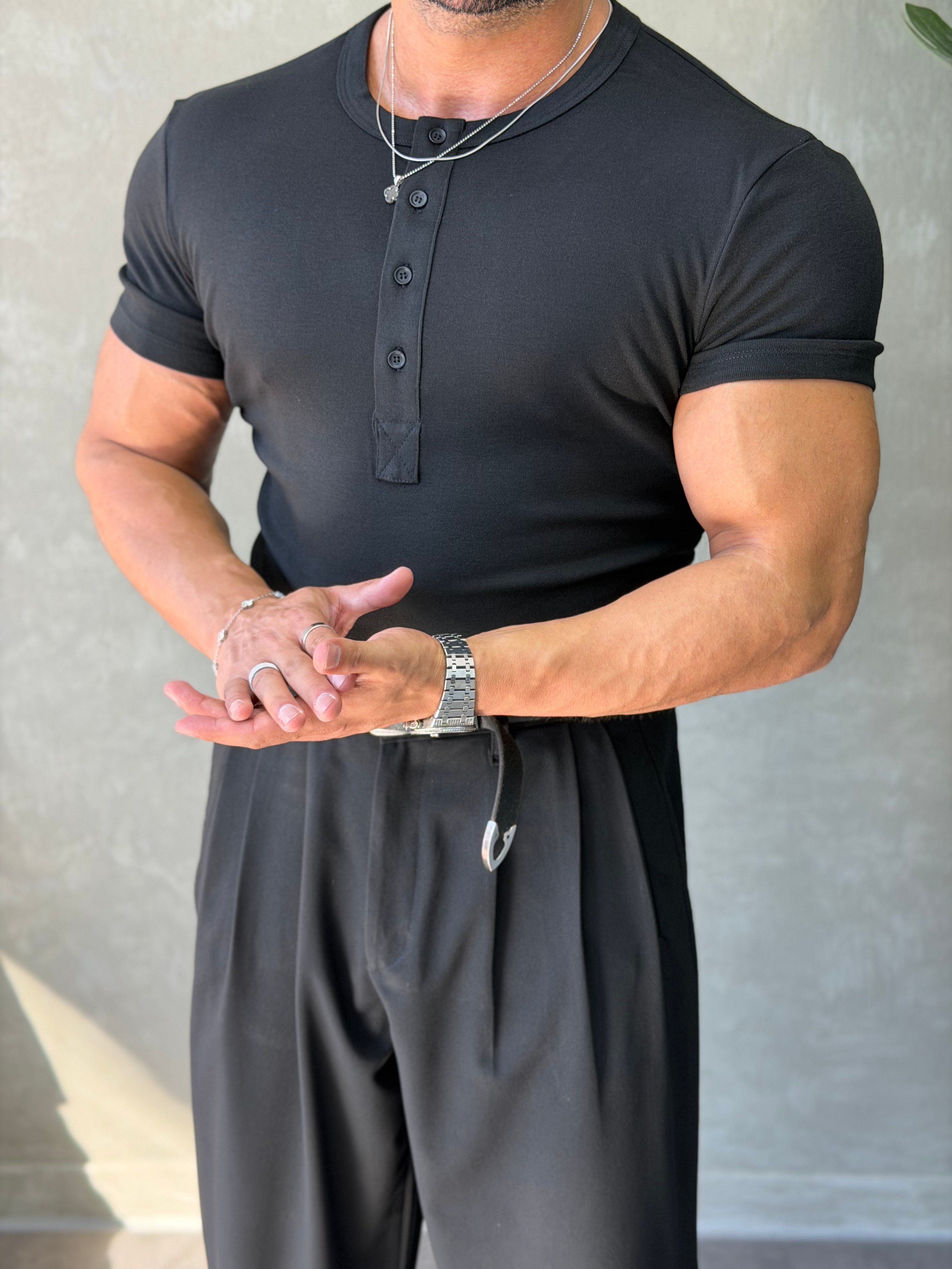 HENLEY YAKA DÜĞMELİ  SLİMFİT T-SHİRT SİYAH