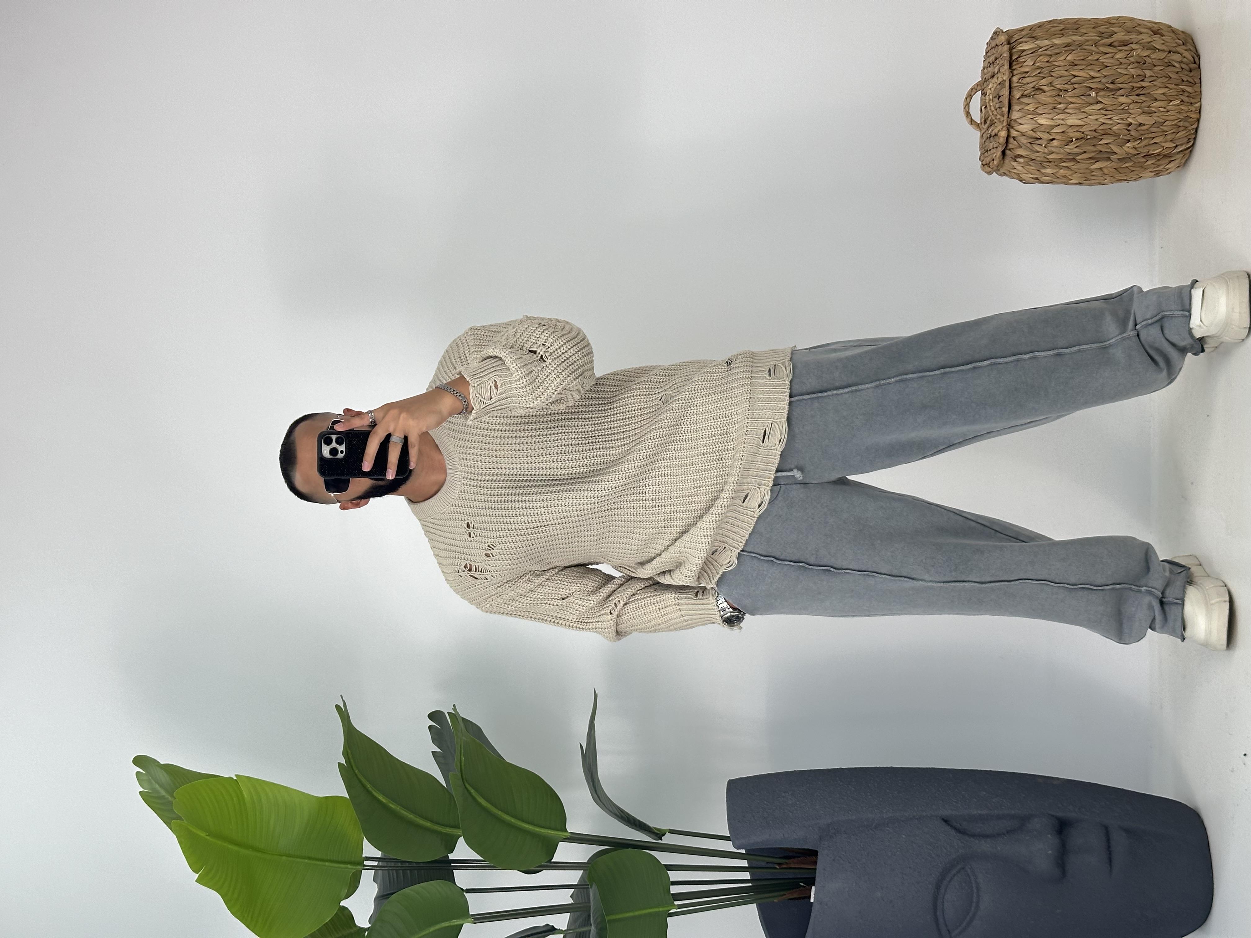 OVERSİZE YIRTIK DETAYLI KAZAK KREM