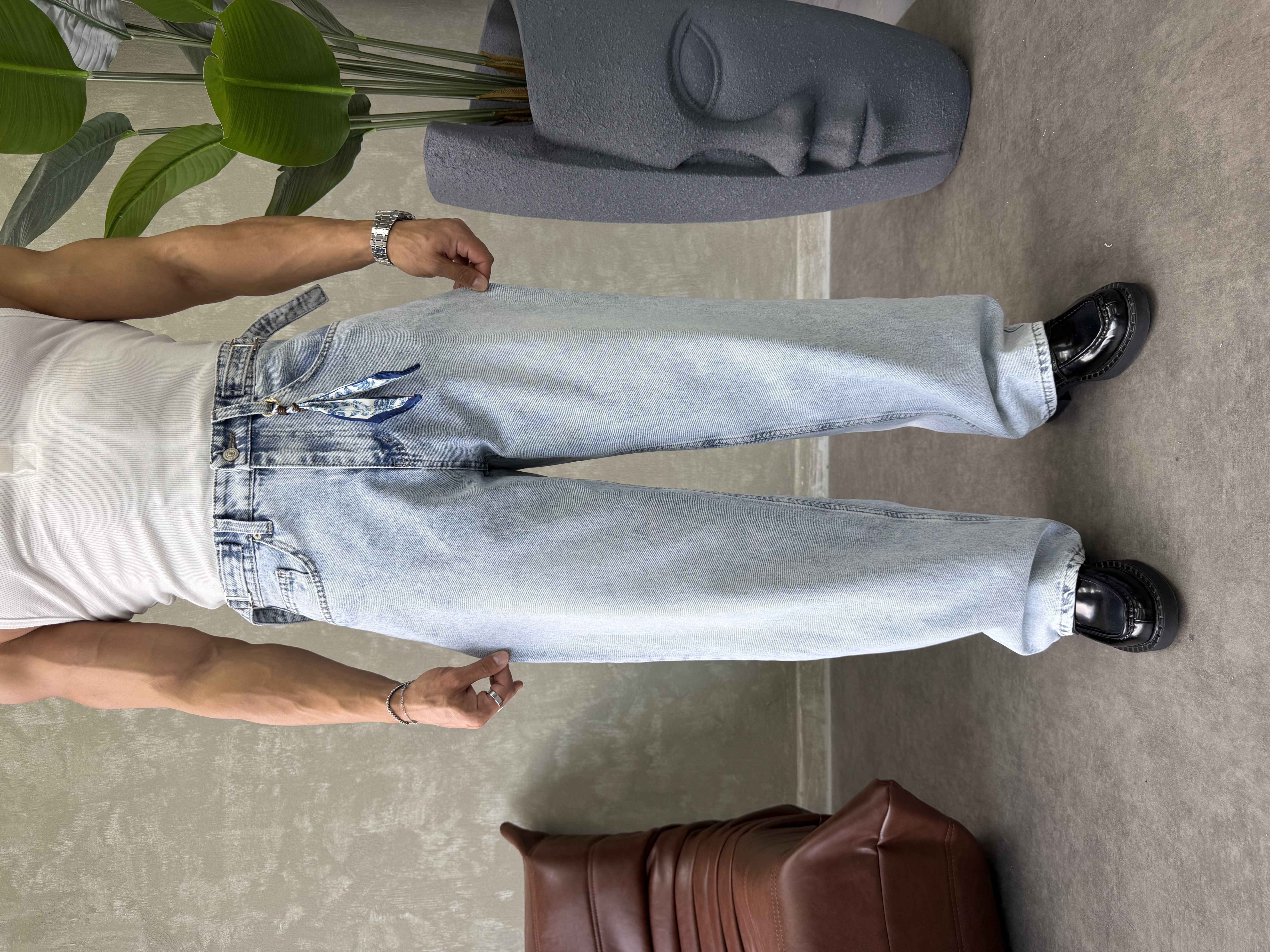 TASARIM KEMER DETAYLI BAGGY JEAN BUZ MAVİSİ 