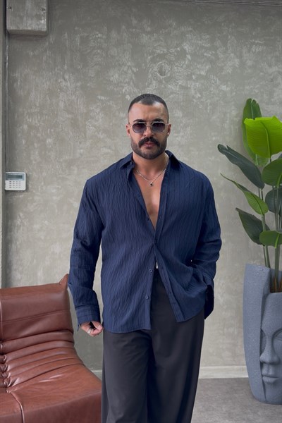 ARMUR KENDİNDEN ÇİZGİLİ GÖMLEK LACİVERT