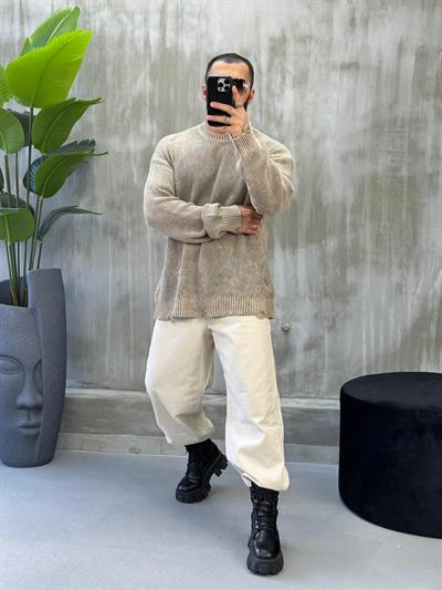 Bej Yıkamalı Oversize Yırtık Detaylı Kazak