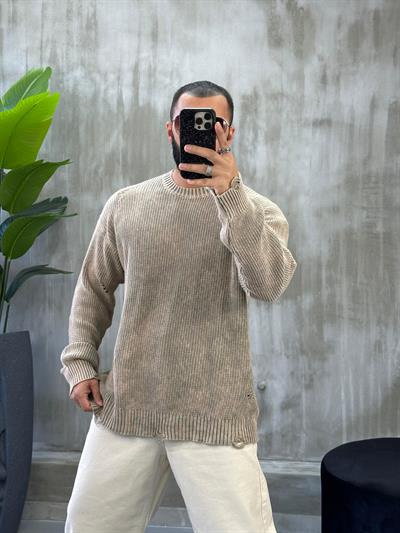 Bej Yıkamalı Oversize Yırtık Detaylı Kazak